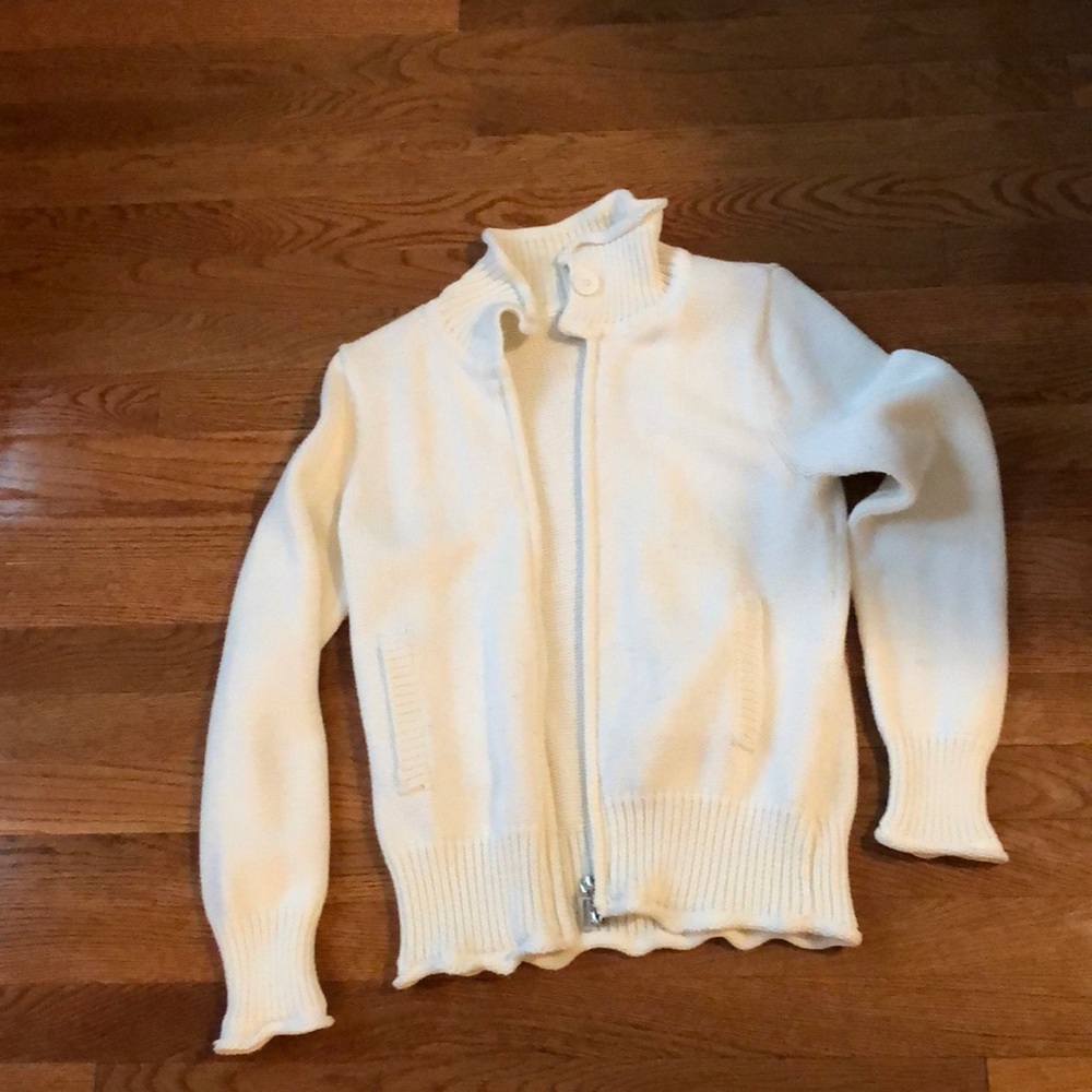 White knitted jacket